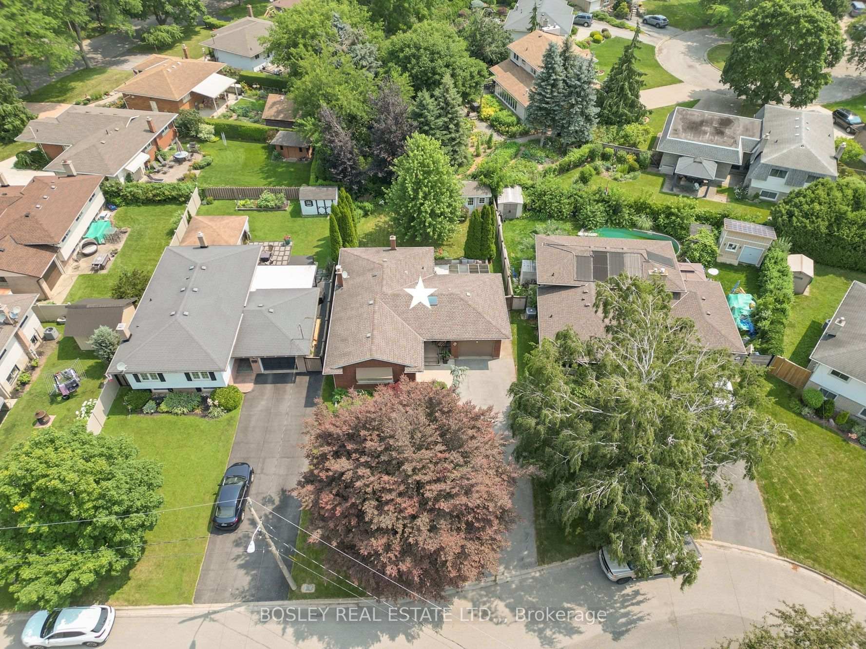 Photo 2 of 6 Samuel Court, St. Catharines, Lakeshore — HOMEH