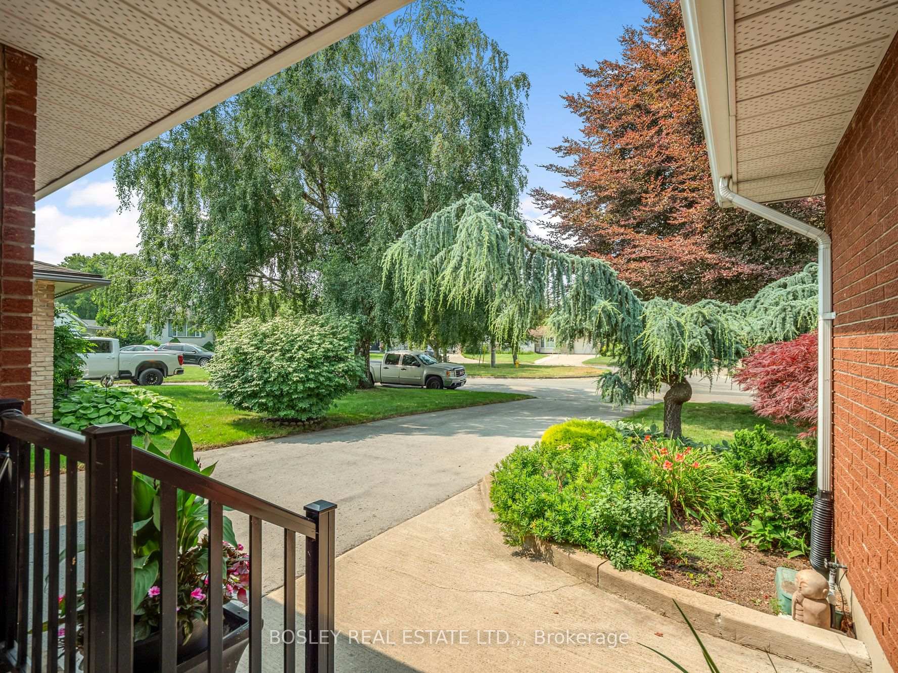 Photo 4 of 6 Samuel Court, St. Catharines, Lakeshore — HOMEH