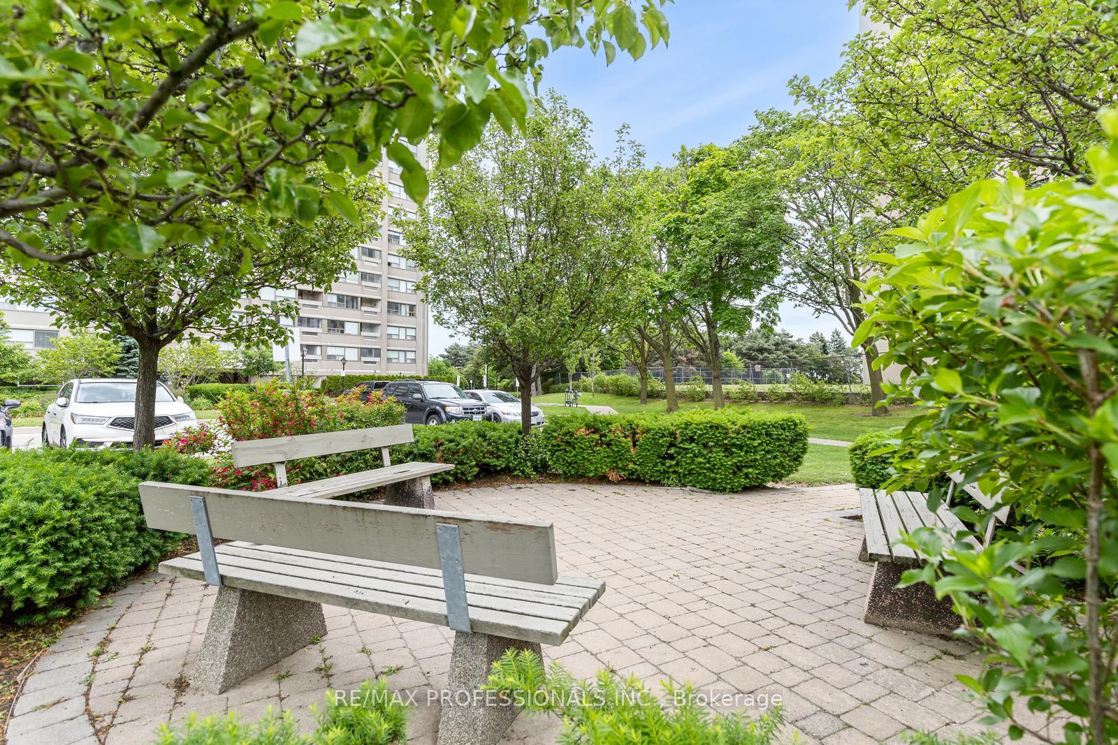Photo 2 of Unit 406, 475 The West Mall, Etobicoke, Etobicoke West Mall — HOMEH