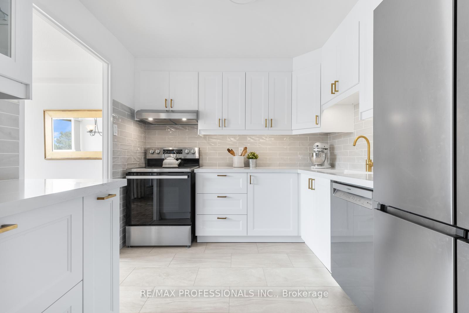 Photo 8 of Unit 406, 475 The West Mall, Etobicoke, Etobicoke West Mall — HOMEH
