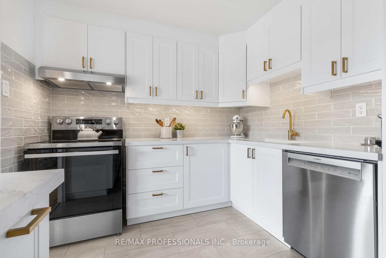 Photo 9 of Unit 406, 475 The West Mall, Etobicoke, Etobicoke West Mall — HOMEH