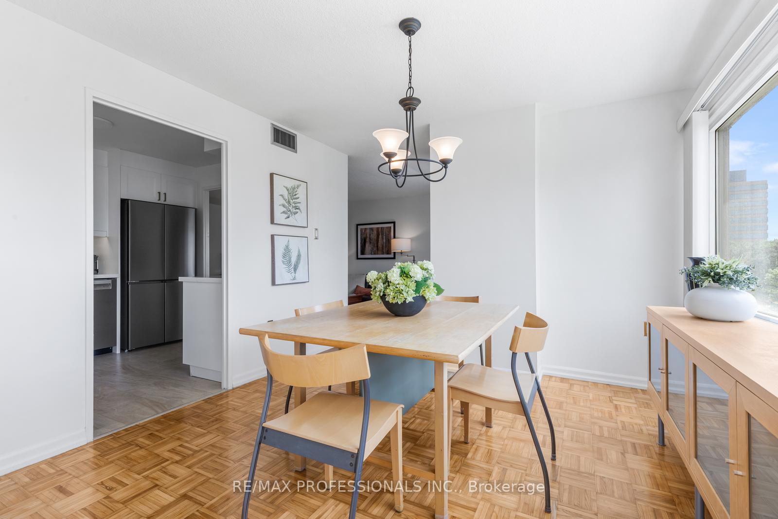 Photo 14 of Unit 406, 475 The West Mall, Etobicoke, Etobicoke West Mall — HOMEH