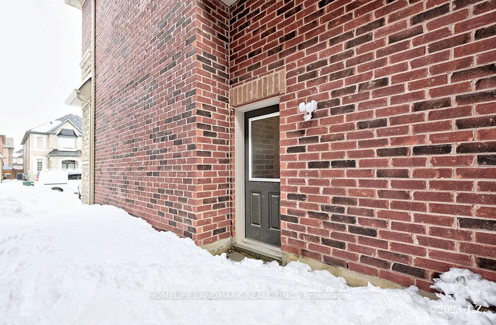 Photo 2 of 17 Elderslie Crescent, Vaughan, Kleinburg — HOMEH
