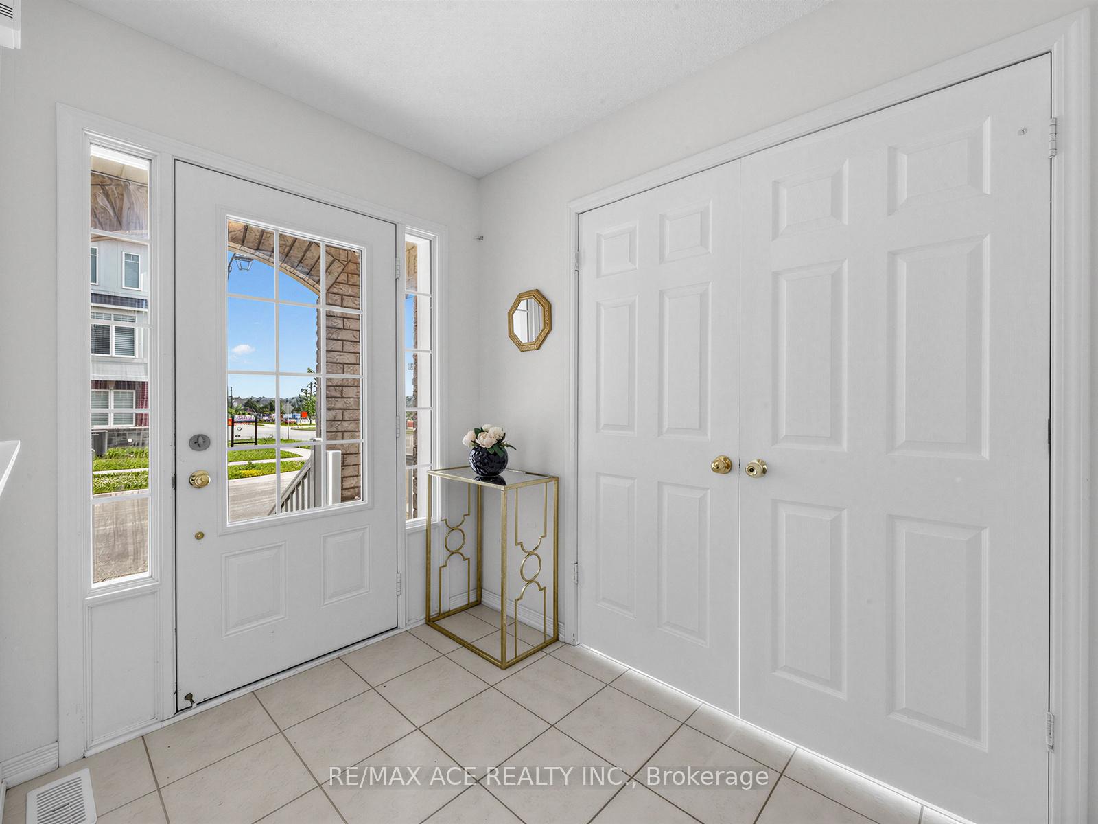 Photo 3 of 35 Turnerbury Avenue, Ajax, Central East — HOMEH