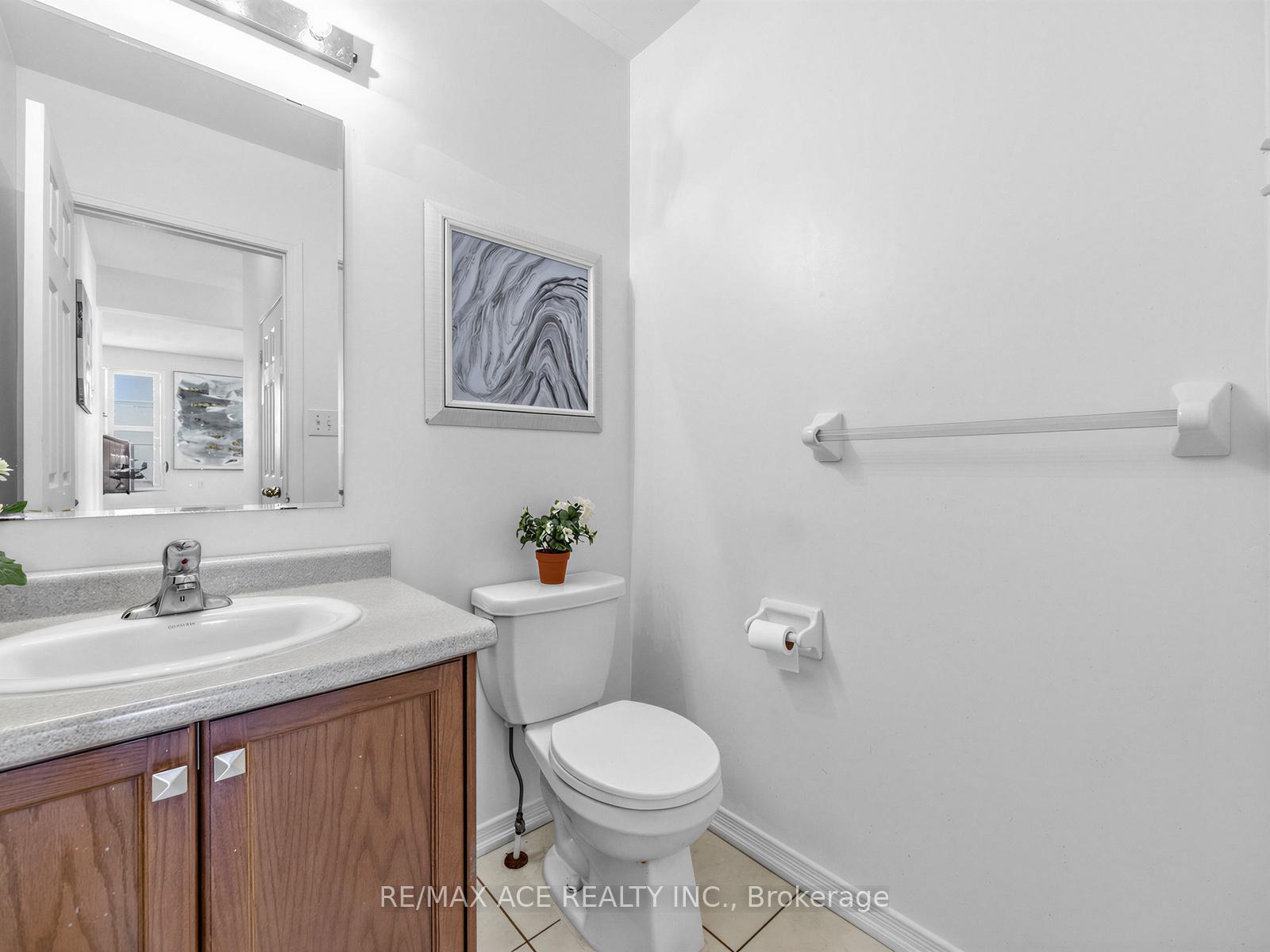 Photo 12 of 35 Turnerbury Avenue, Ajax, Central East — HOMEH