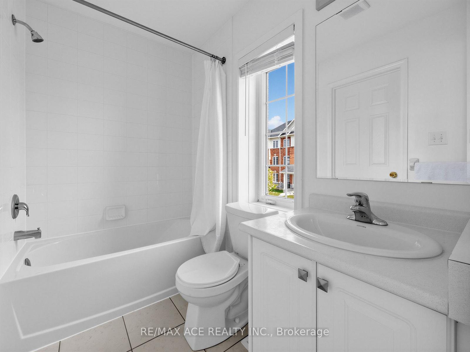 Photo 20 of 35 Turnerbury Avenue, Ajax, Central East — HOMEH