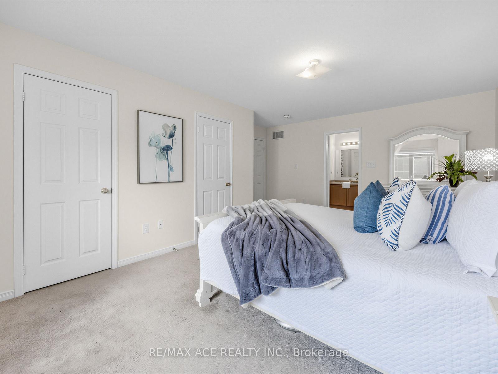 Photo 22 of 35 Turnerbury Avenue, Ajax, Central East — HOMEH