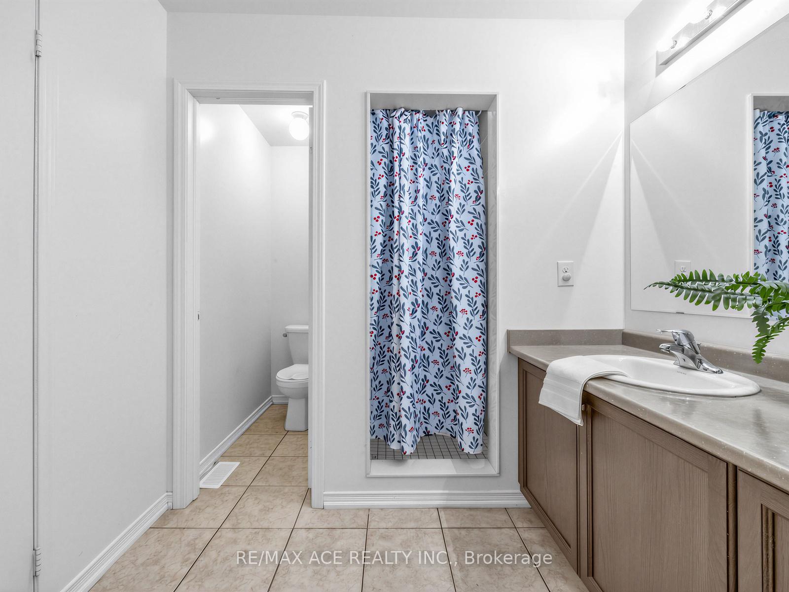 Photo 24 of 35 Turnerbury Avenue, Ajax, Central East — HOMEH
