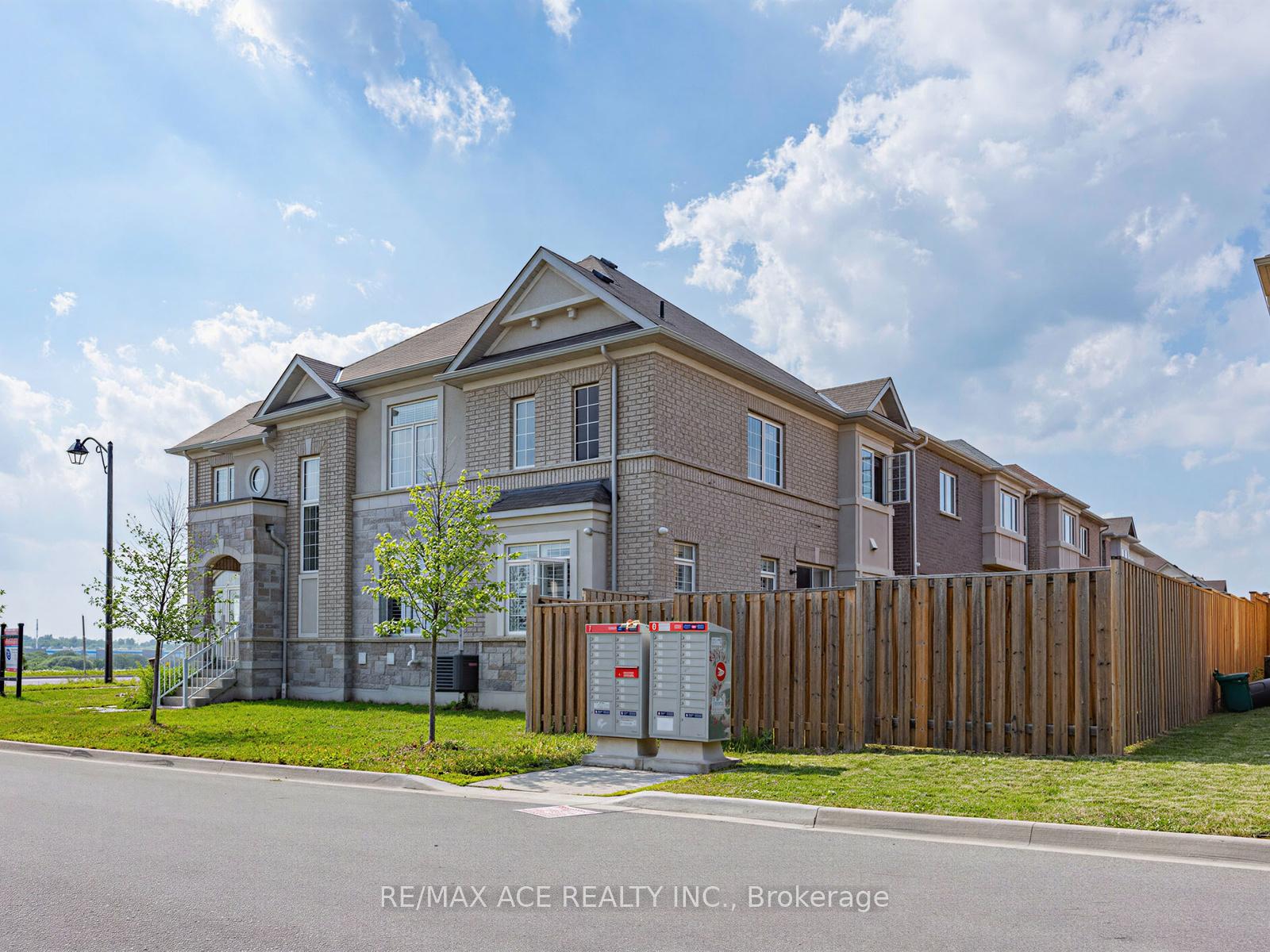 Photo 25 of 35 Turnerbury Avenue, Ajax, Central East — HOMEH