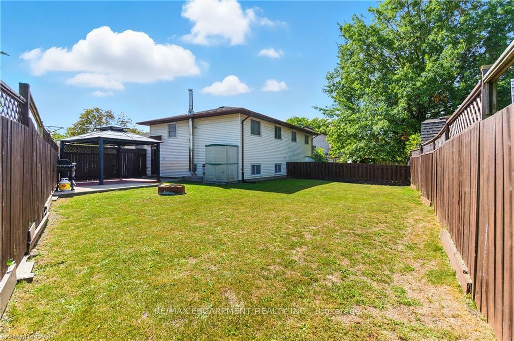 Photo 24 of 30 Rainbow Court, Welland, Broadway — HOMEH