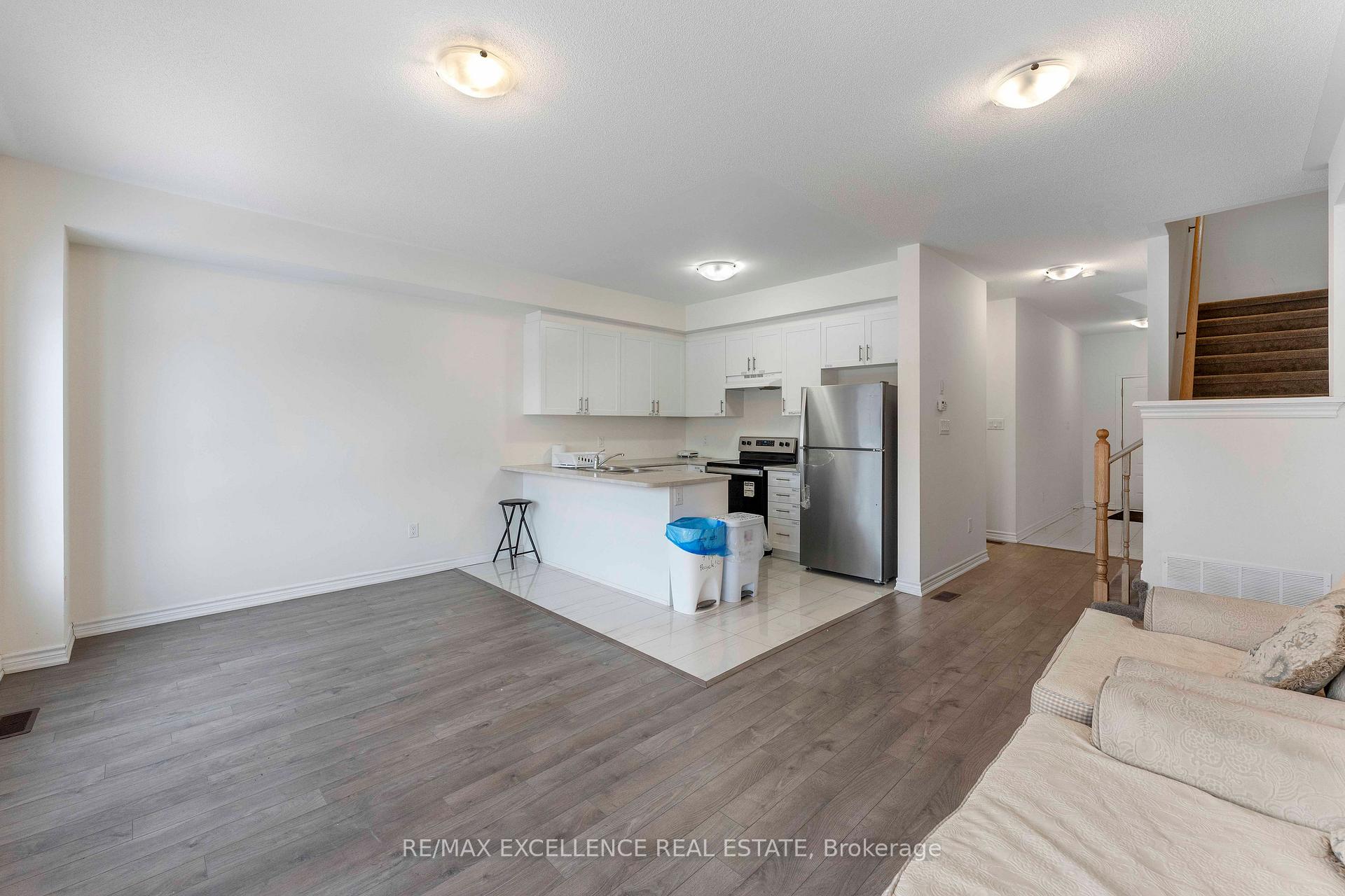 Photo 11 of 138 Winters Way, Shelburne — HOMEH