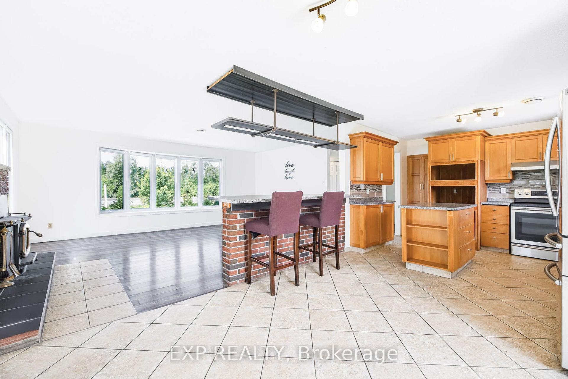 Photo 13 of 7389 Boundary Road, Russell, Russell Twp — HOMEH