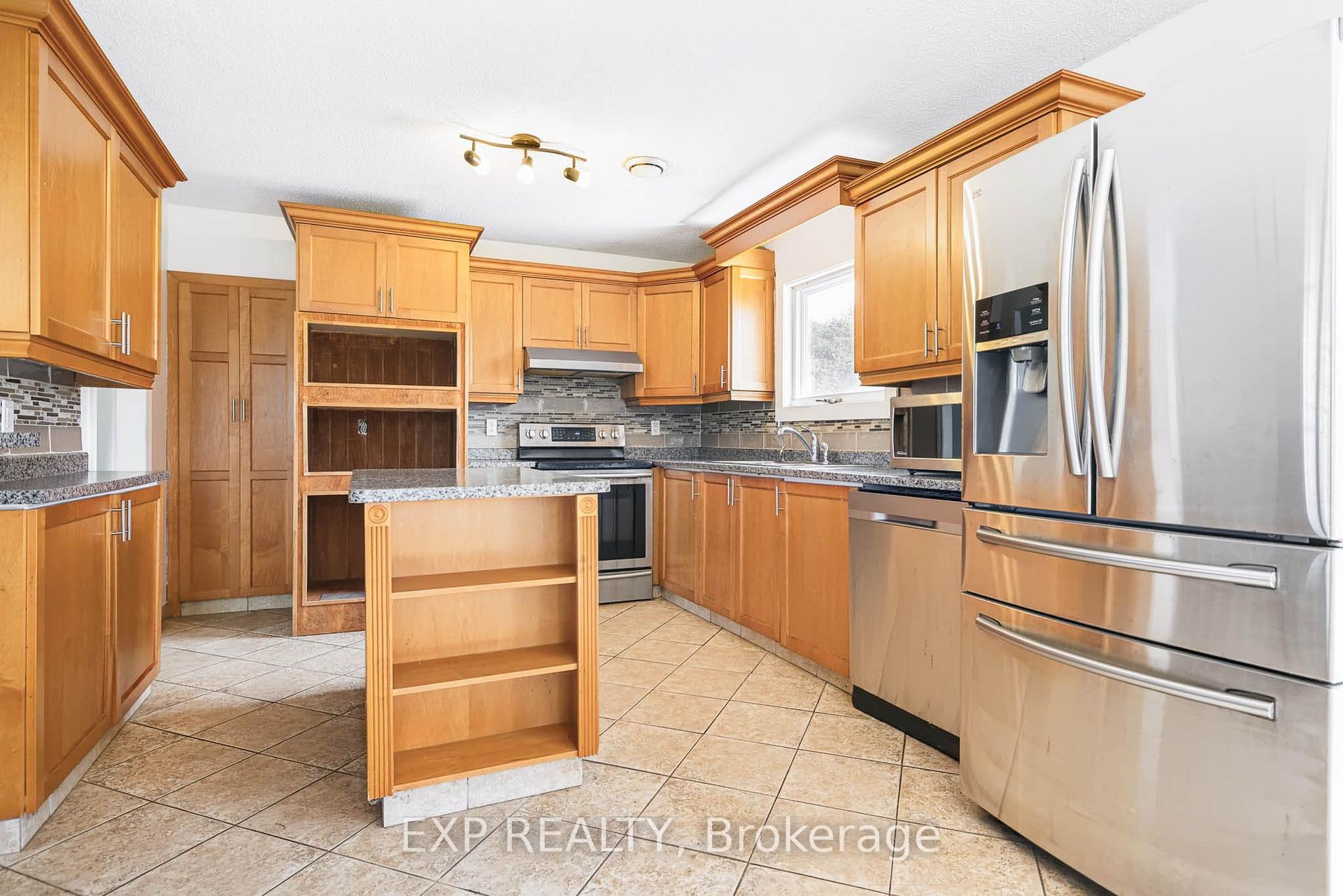 Photo 15 of 7389 Boundary Road, Russell, Russell Twp — HOMEH