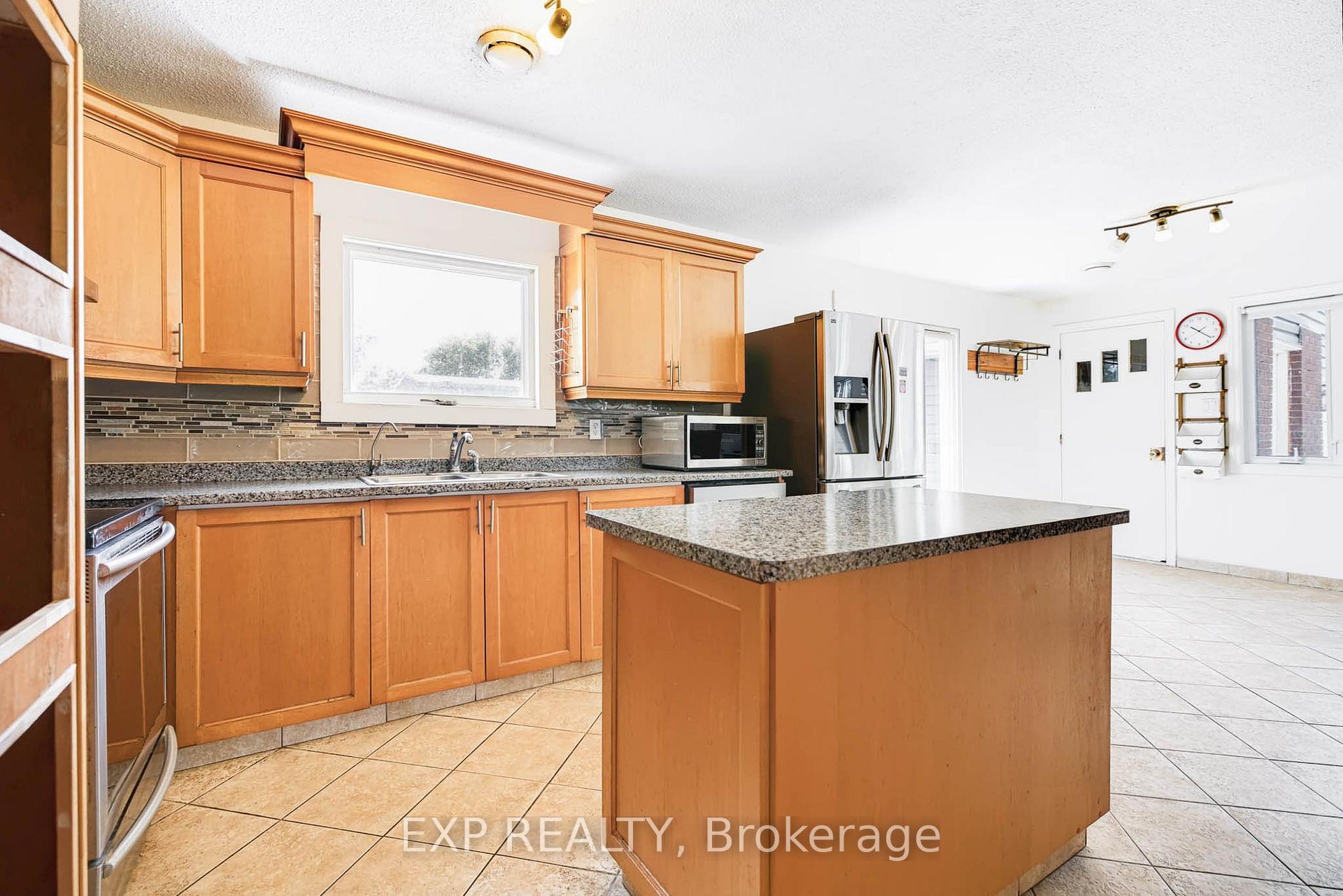 Photo 16 of 7389 Boundary Road, Russell, Russell Twp — HOMEH