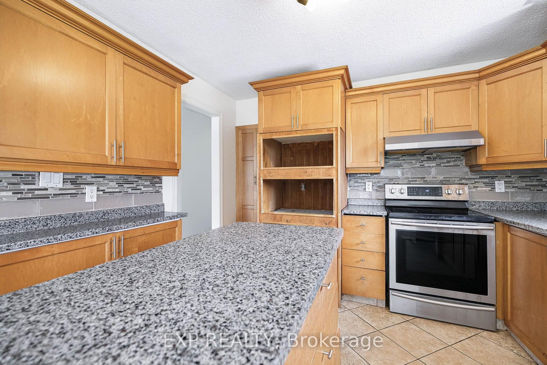 Photo 17 of 7389 Boundary Road, Russell, Russell Twp — HOMEH
