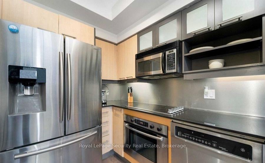 Photo 5 of Unit 1107, 36 Blue Jays Way, Toronto, Waterfront Communities — HOMEH