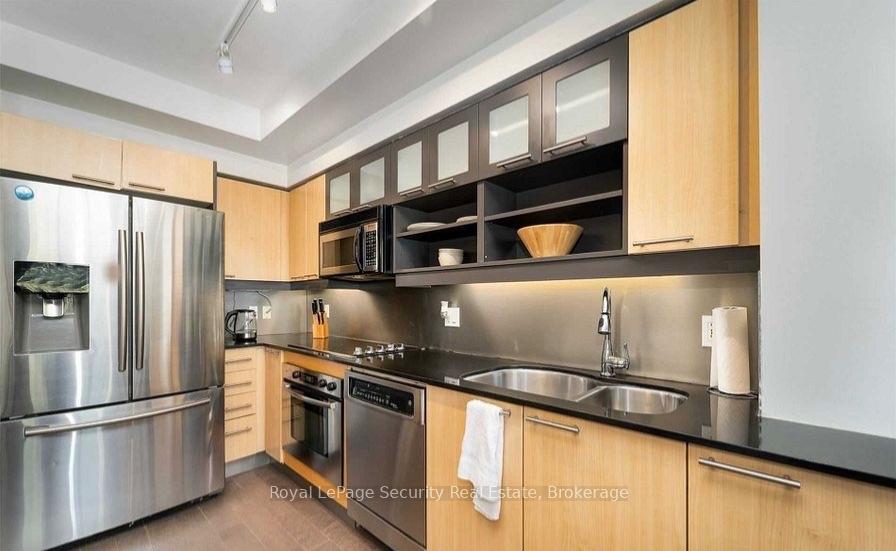 Photo 6 of Unit 1107, 36 Blue Jays Way, Toronto, Waterfront Communities — HOMEH