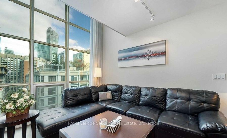 Photo 8 of Unit 1107, 36 Blue Jays Way, Toronto, Waterfront Communities — HOMEH