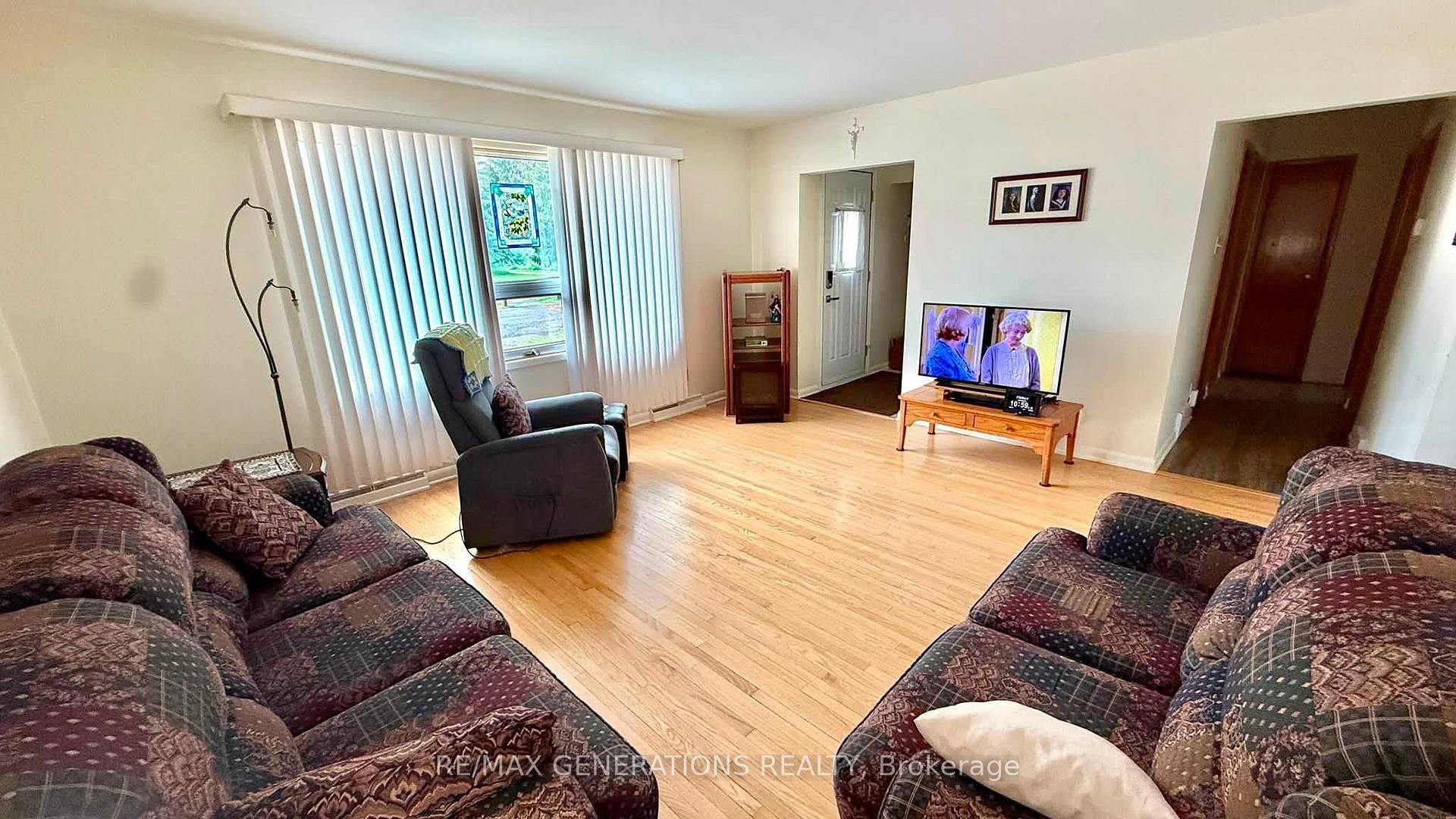 Photo 3 of 906 Home Avenue, Thunder Bay, Westfort — HOMEH