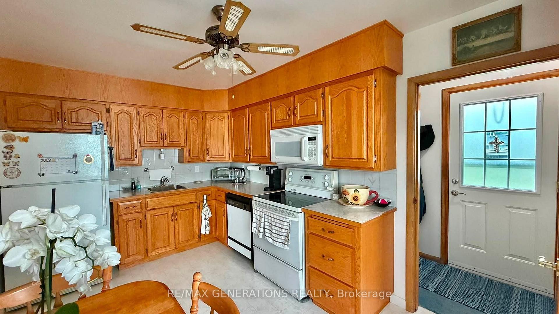 Photo 4 of 906 Home Avenue, Thunder Bay, Westfort — HOMEH
