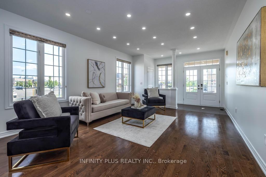 Photo 6 of 1 Ebury Drive, Brampton, Credit Valley — HOMEH