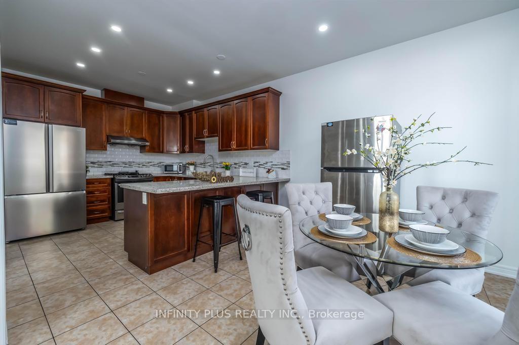Photo 11 of 1 Ebury Drive, Brampton, Credit Valley — HOMEH