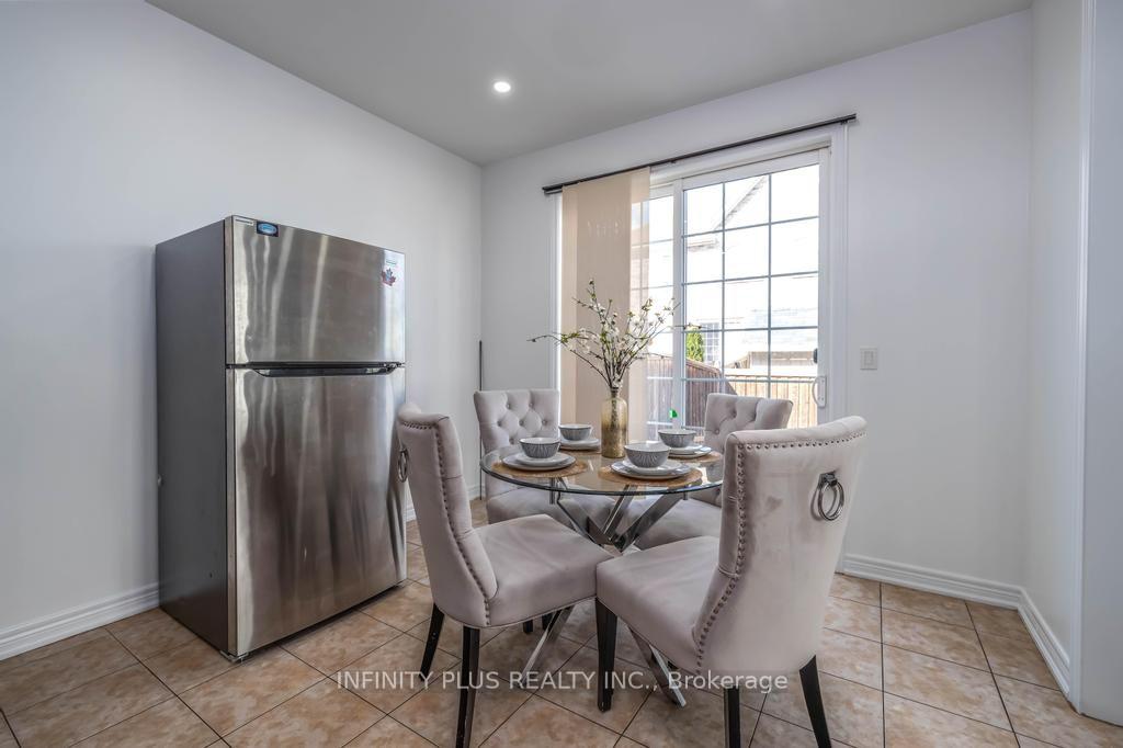 Photo 13 of 1 Ebury Drive, Brampton, Credit Valley — HOMEH