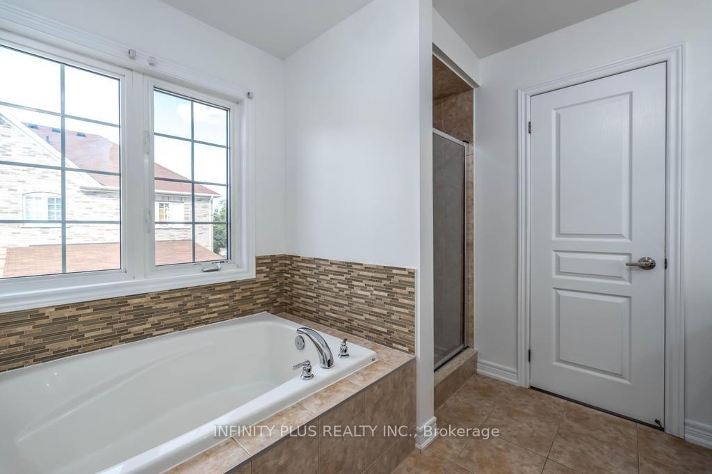 Photo 17 of 1 Ebury Drive, Brampton, Credit Valley — HOMEH