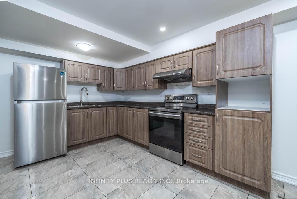 Photo 27 of 1 Ebury Drive, Brampton, Credit Valley — HOMEH