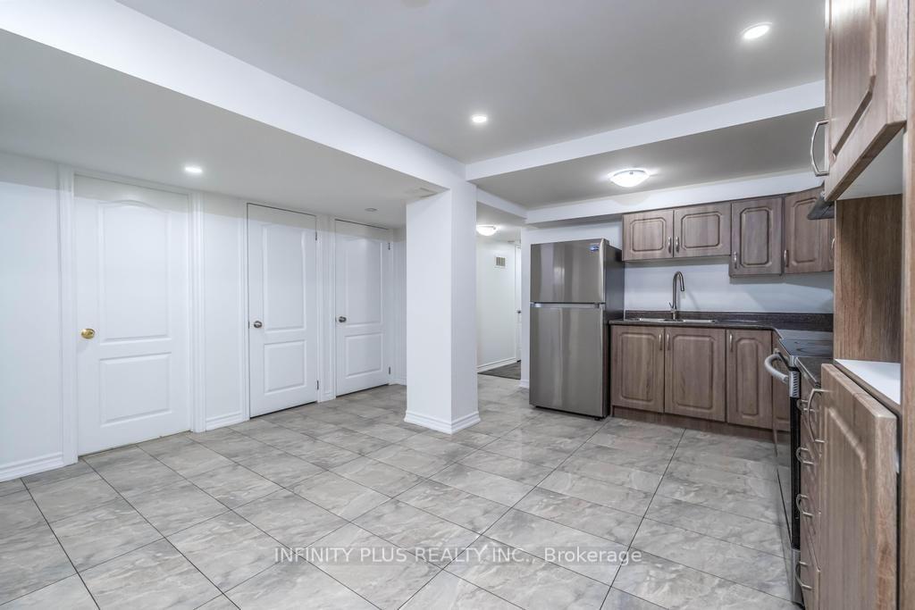 Photo 28 of 1 Ebury Drive, Brampton, Credit Valley — HOMEH