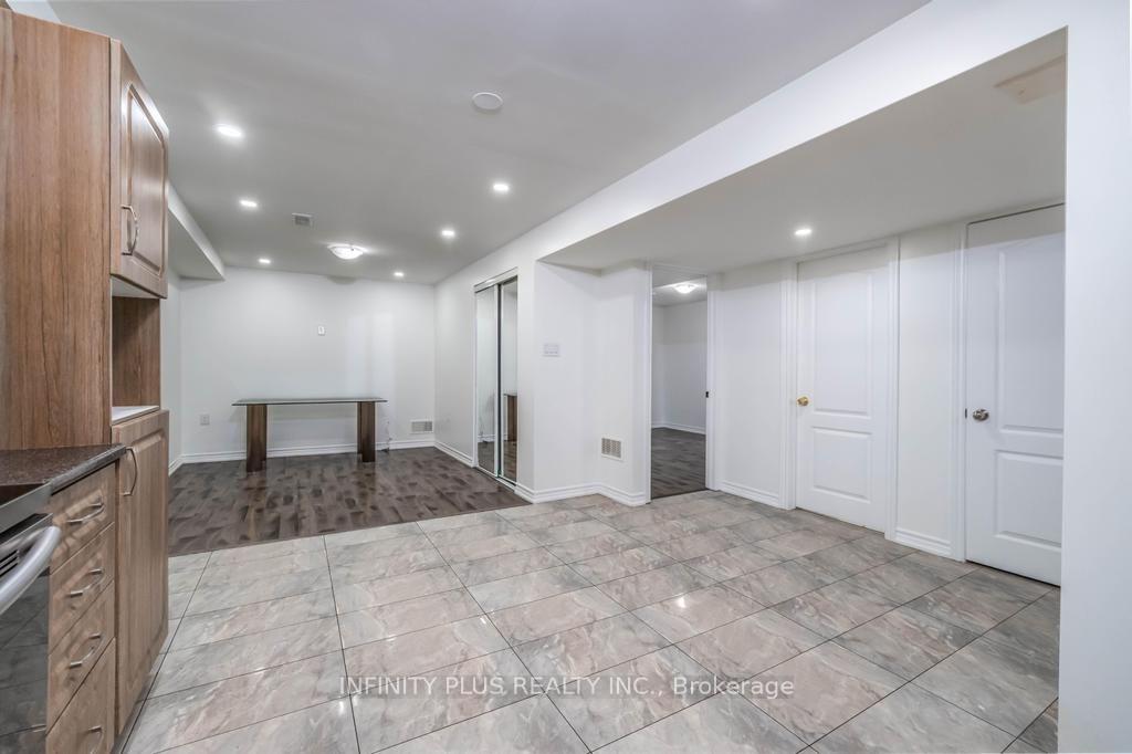 Photo 29 of 1 Ebury Drive, Brampton, Credit Valley — HOMEH