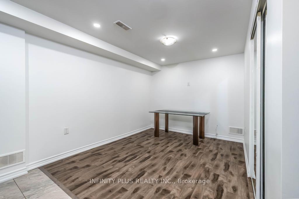 Photo 30 of 1 Ebury Drive, Brampton, Credit Valley — HOMEH