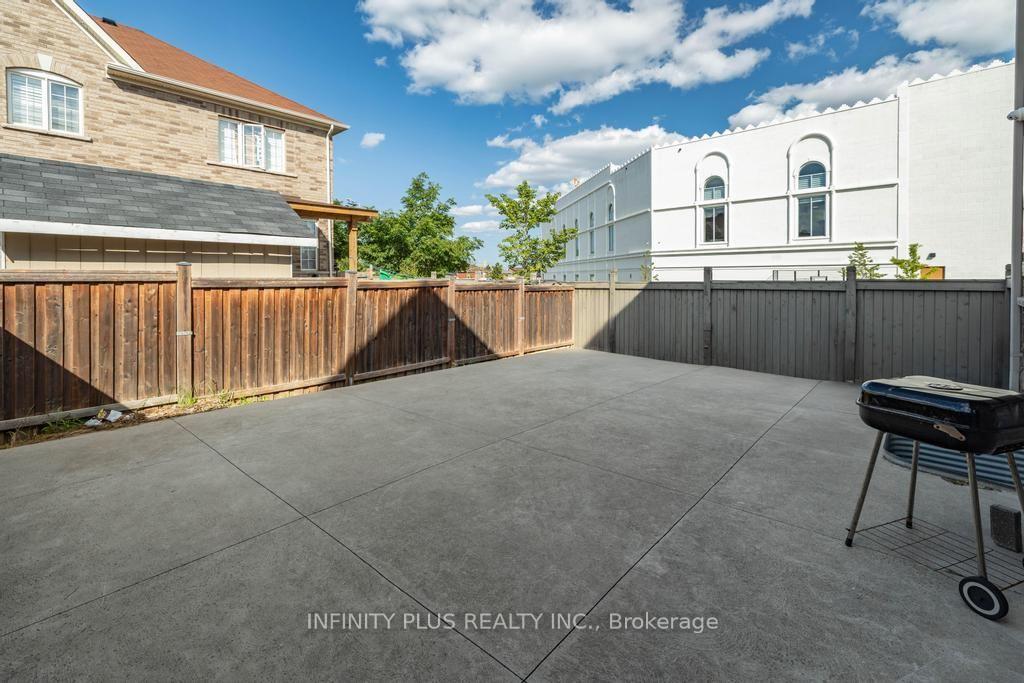 Photo 35 of 1 Ebury Drive, Brampton, Credit Valley — HOMEH