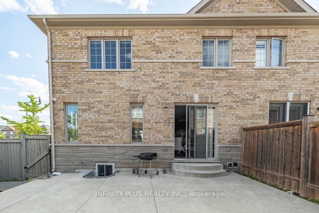 Photo 37 of 1 Ebury Drive, Brampton, Credit Valley — HOMEH