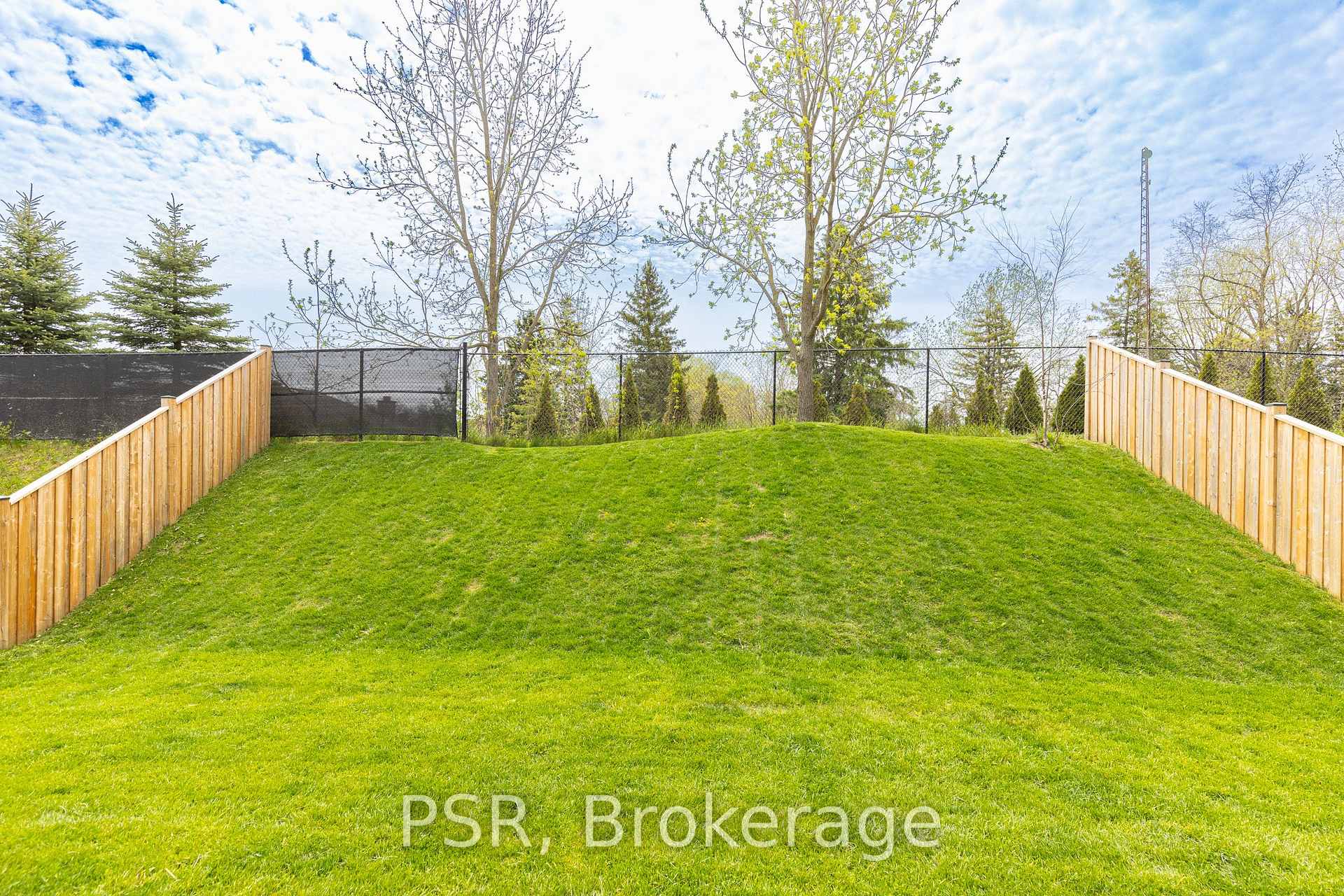 Photo 42 of 577 Doonwoods Crescent, Kitchener, Doon South — HOMEH