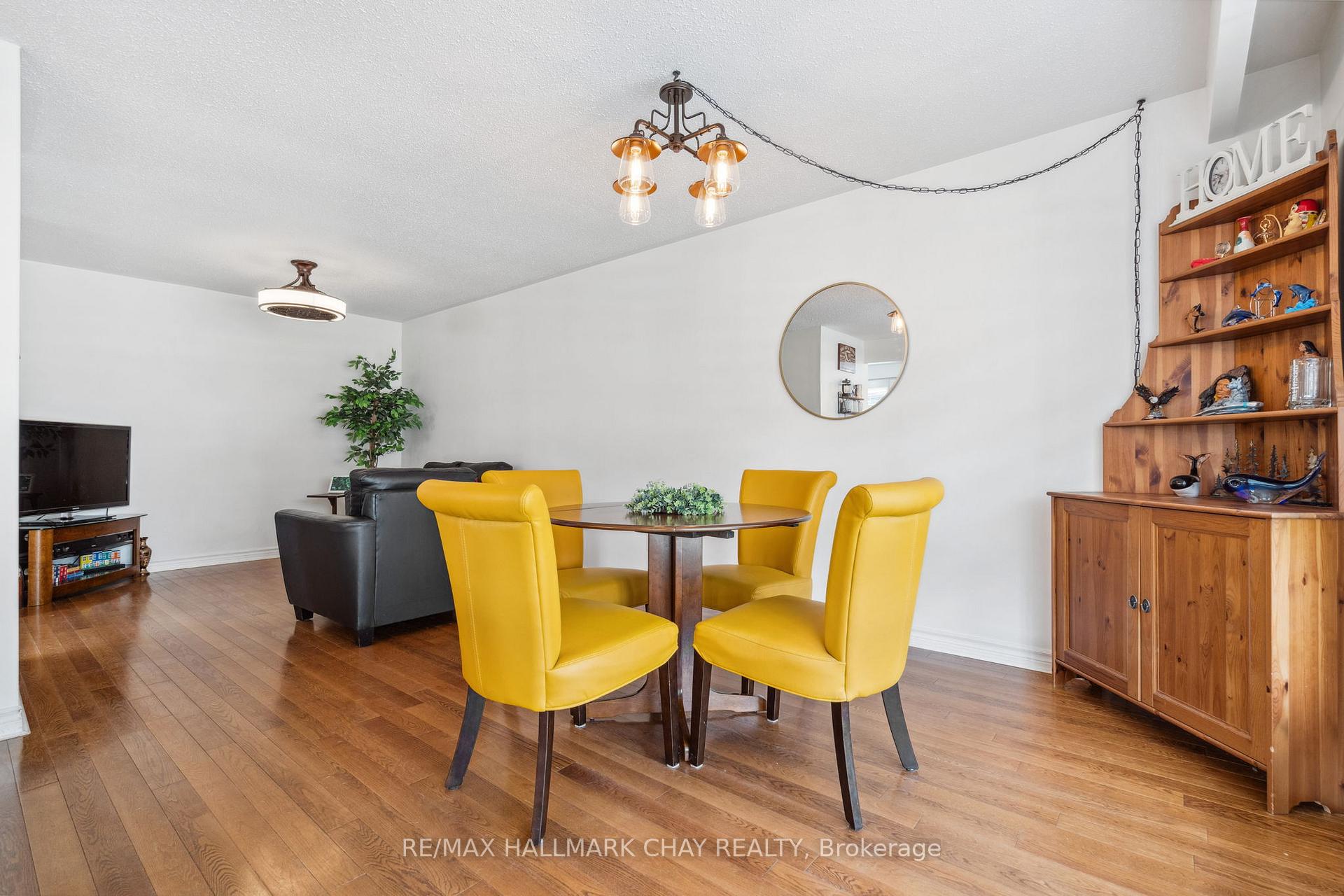 Photo 8 of 257 Edgehill Drive, Barrie, Letitia Heights — HOMEH