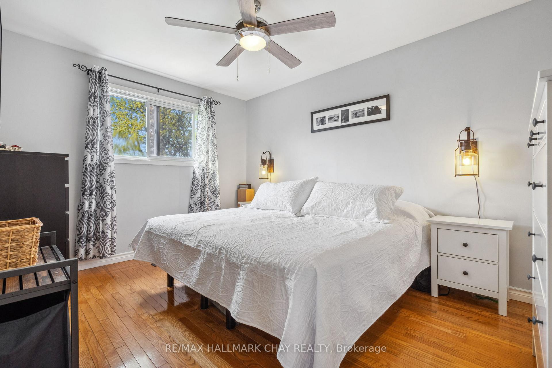 Photo 12 of 257 Edgehill Drive, Barrie, Letitia Heights — HOMEH