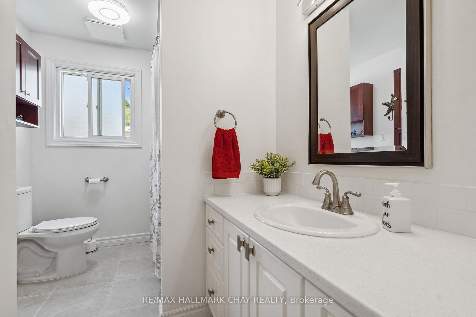 Photo 14 of 257 Edgehill Drive, Barrie, Letitia Heights — HOMEH