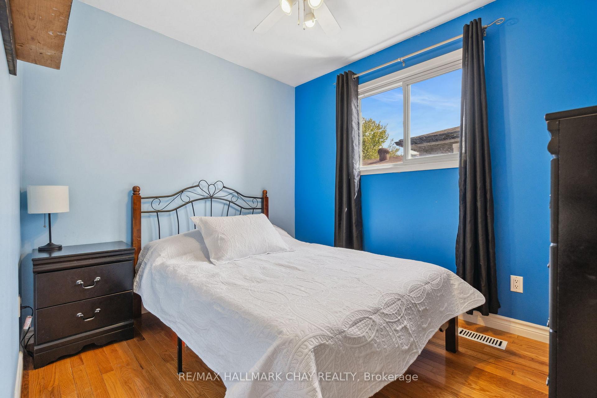 Photo 15 of 257 Edgehill Drive, Barrie, Letitia Heights — HOMEH