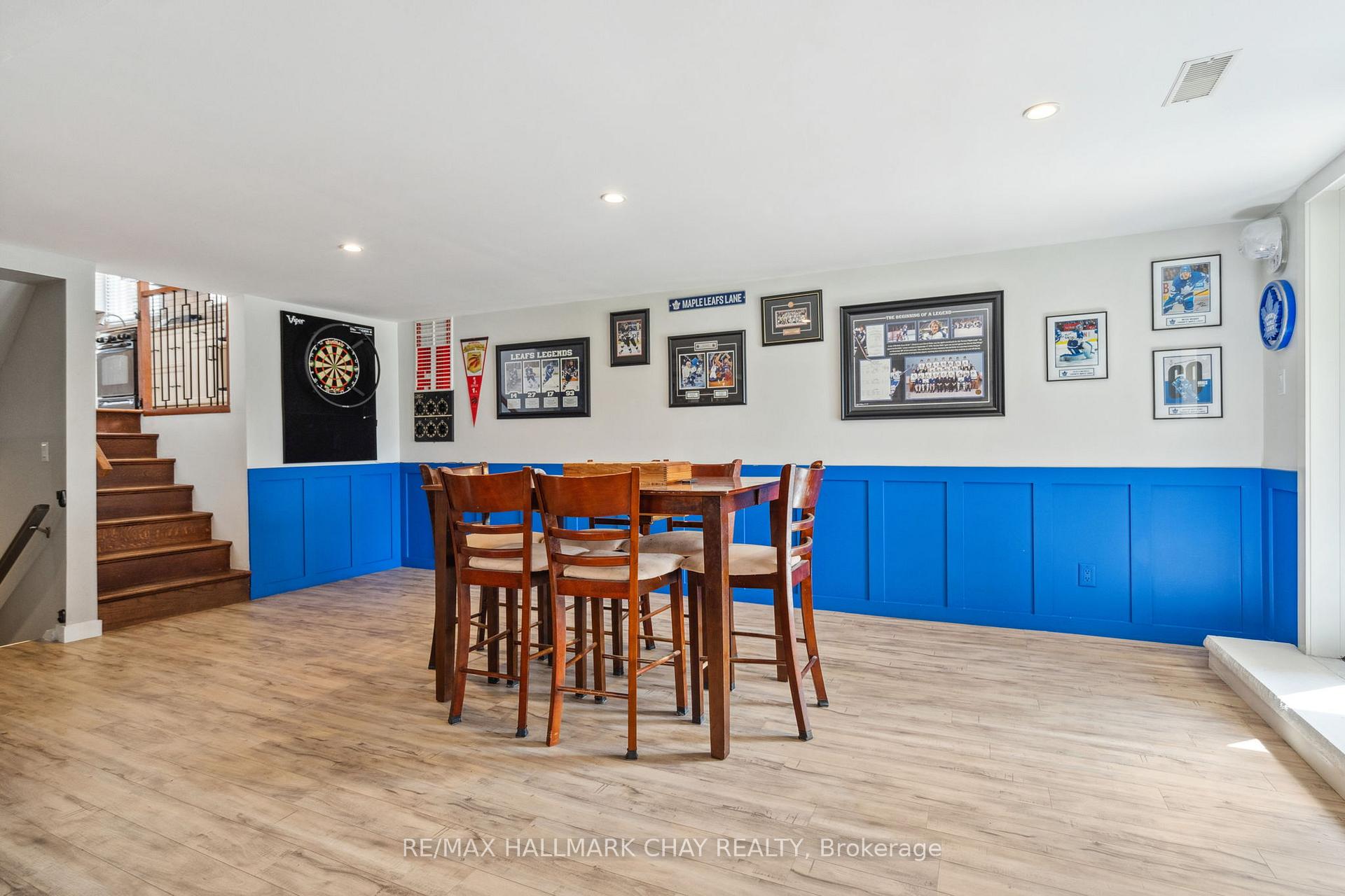 Photo 18 of 257 Edgehill Drive, Barrie, Letitia Heights — HOMEH