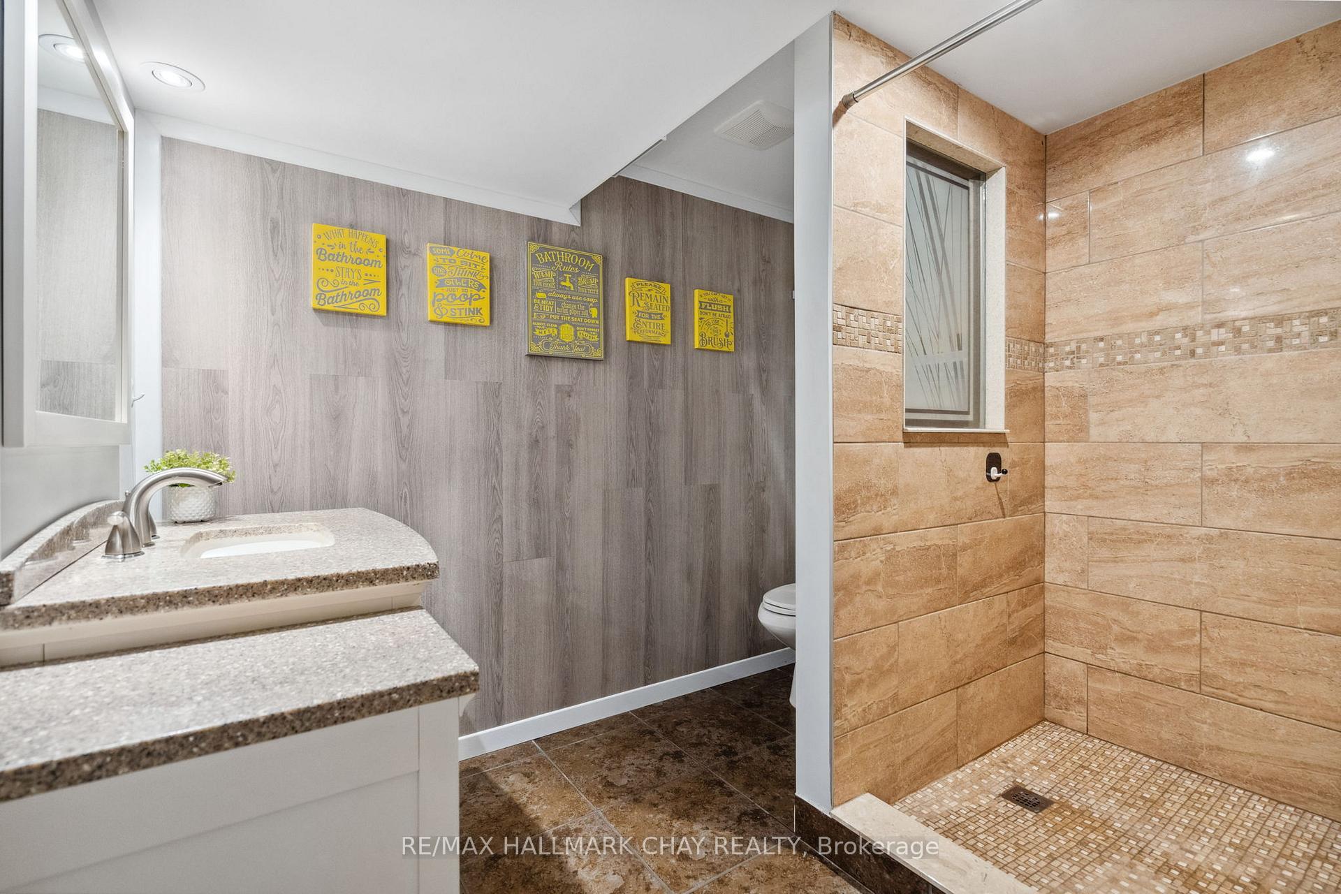 Photo 23 of 257 Edgehill Drive, Barrie, Letitia Heights — HOMEH