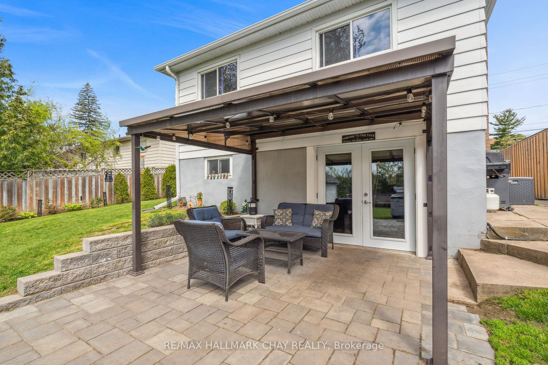Photo 26 of 257 Edgehill Drive, Barrie, Letitia Heights — HOMEH