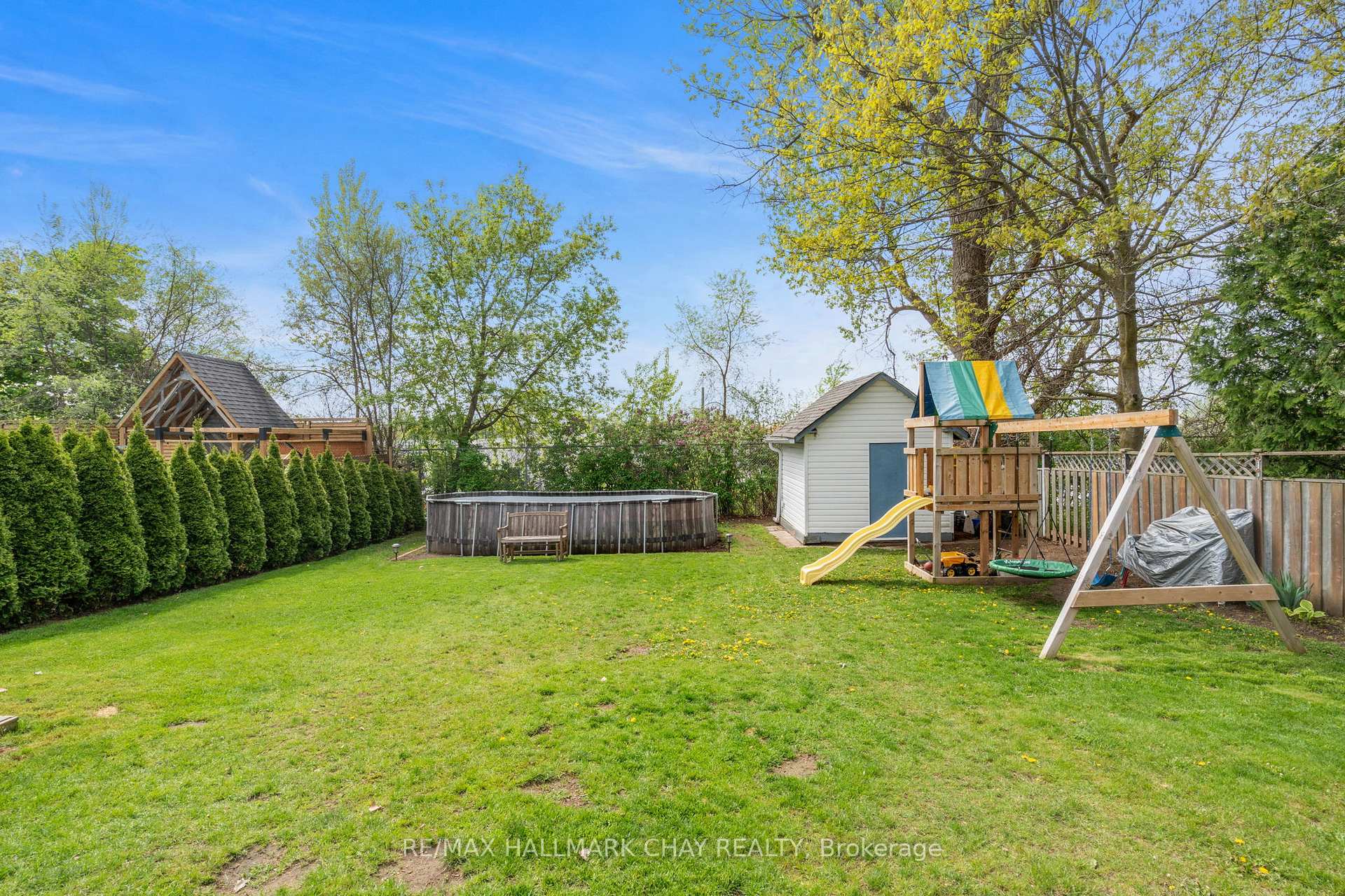Photo 28 of 257 Edgehill Drive, Barrie, Letitia Heights — HOMEH