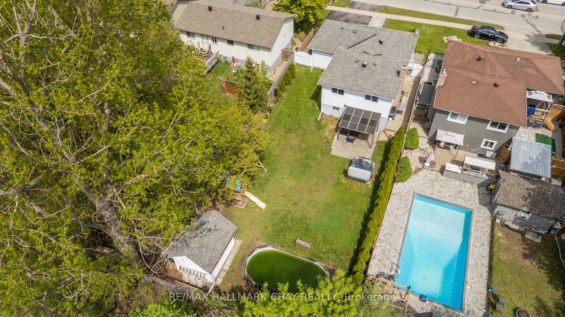 Photo 31 of 257 Edgehill Drive, Barrie, Letitia Heights — HOMEH