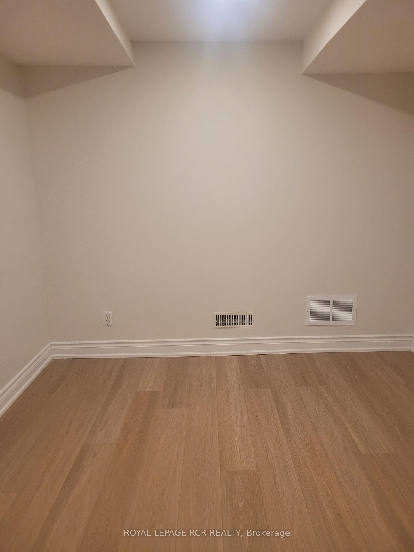 Photo 13 of 130 Widdifield Avenue, Newmarket, Armitage — HOMEH