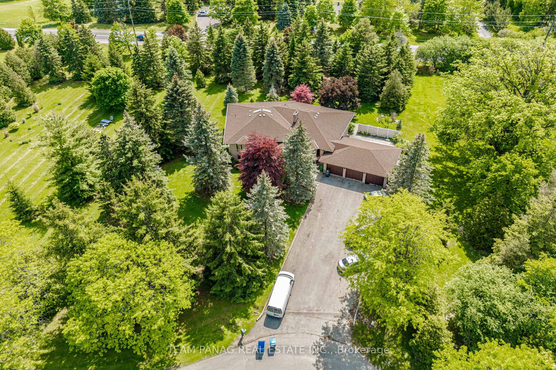 Photo 1 of 6 Forestbrook Court, Brampton, Toronto Gore Rural Estate — HOMEH