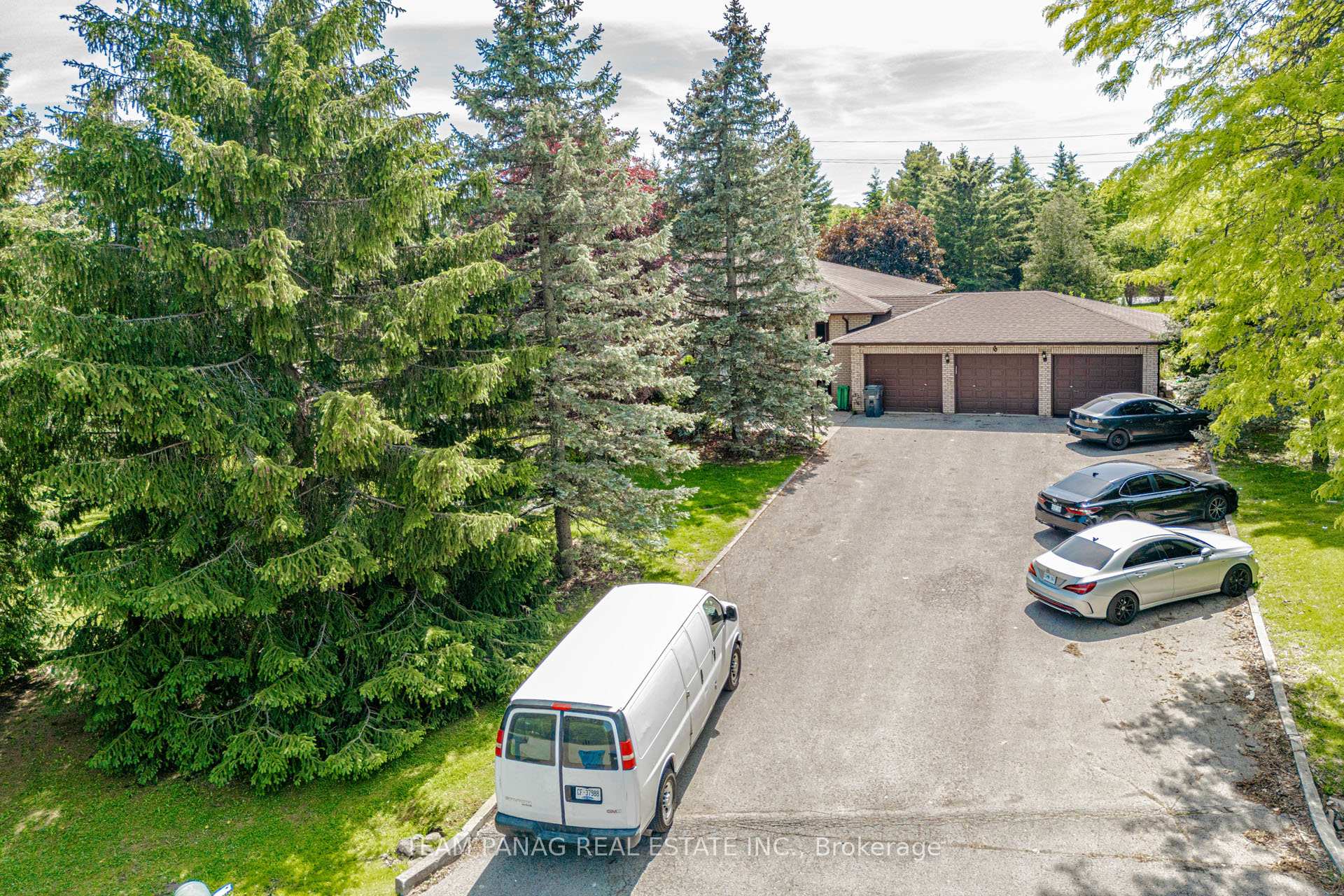 Photo 6 of 6 Forestbrook Court, Brampton, Toronto Gore Rural Estate — HOMEH