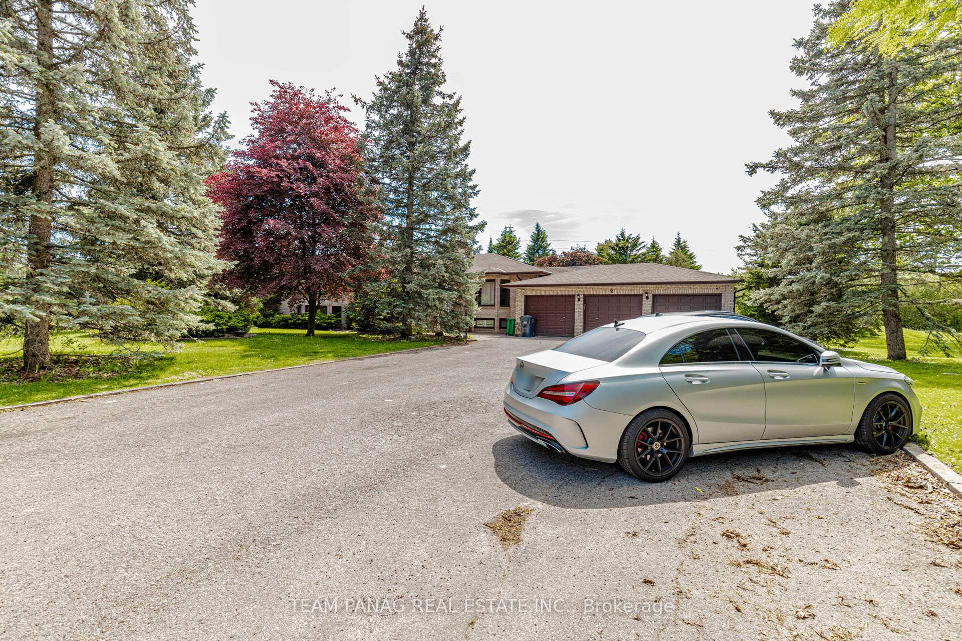 Photo 9 of 6 Forestbrook Court, Brampton, Toronto Gore Rural Estate — HOMEH