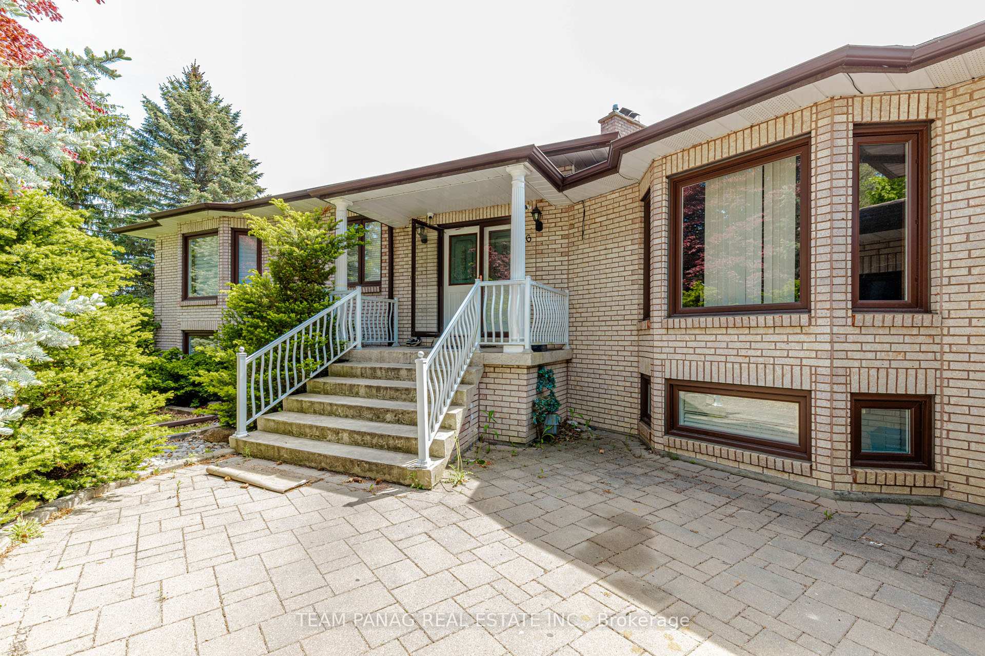 Photo 12 of 6 Forestbrook Court, Brampton, Toronto Gore Rural Estate — HOMEH