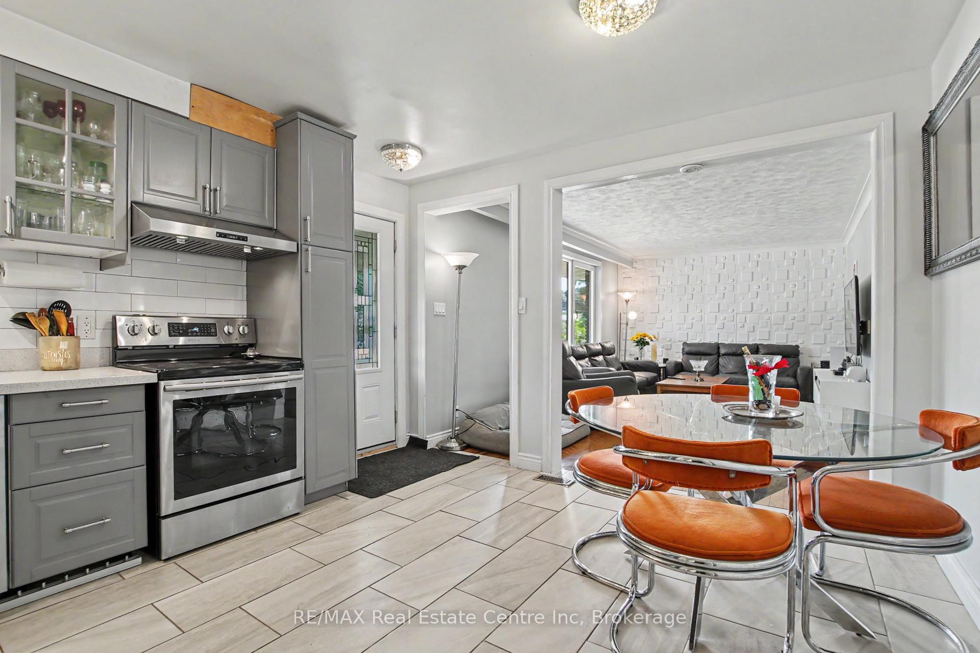 Photo 8 of 91 Dumbarton Street, Guelph, Riverside Park — HOMEH